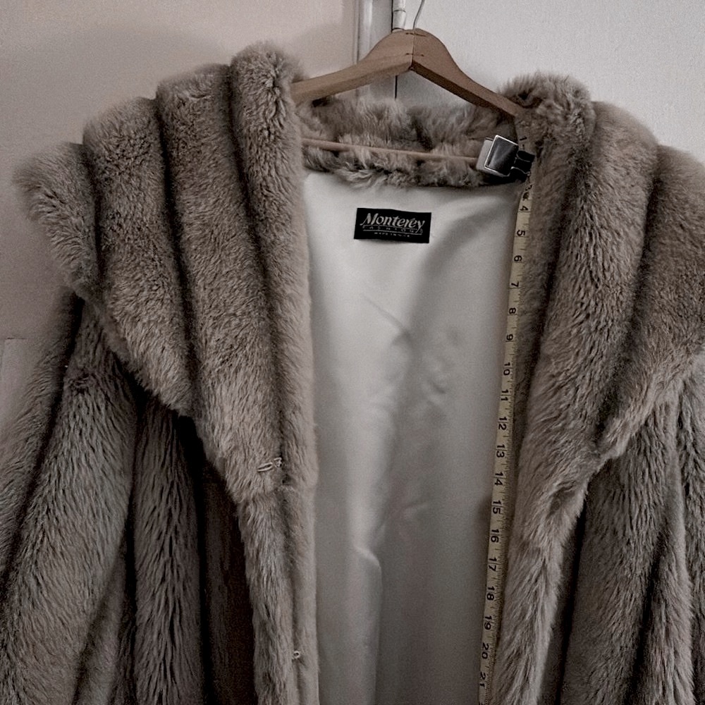 ⚫️Shimmering Monterey 100% Faux Fur Coat, Size L 44” Long With Satin Lining